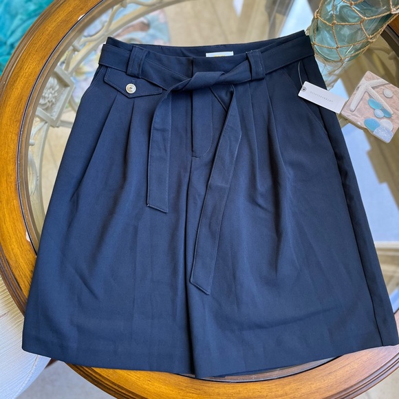 🐚 ANTHROPOLOGIE 🐚- Maeve Relaxed Trouser Bermuda Short Navy Blue Size - 4 NWT - Picture 3 of 11